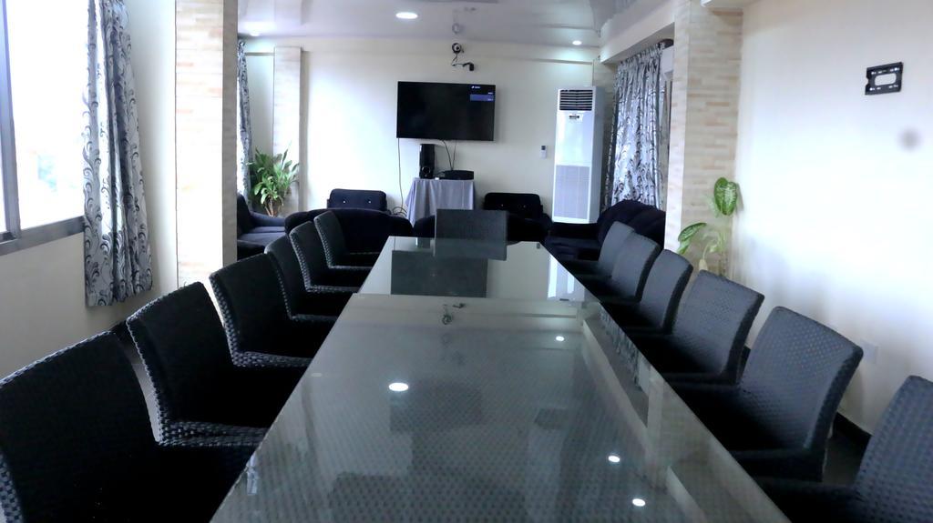 Metro Hotel Freetown Exterior photo
