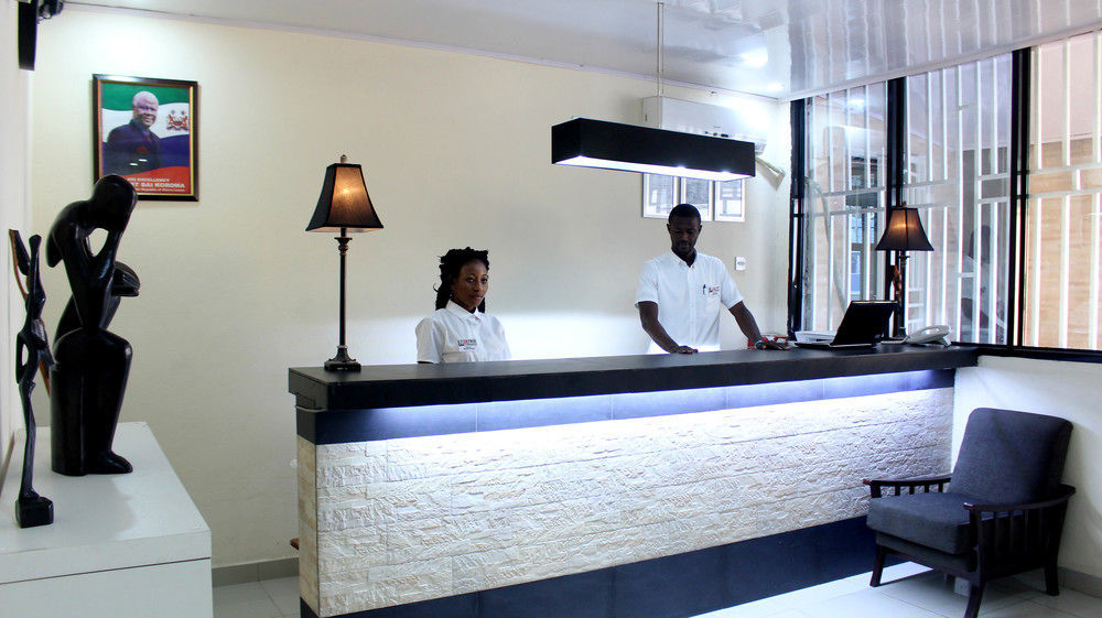 Metro Hotel Freetown Exterior photo